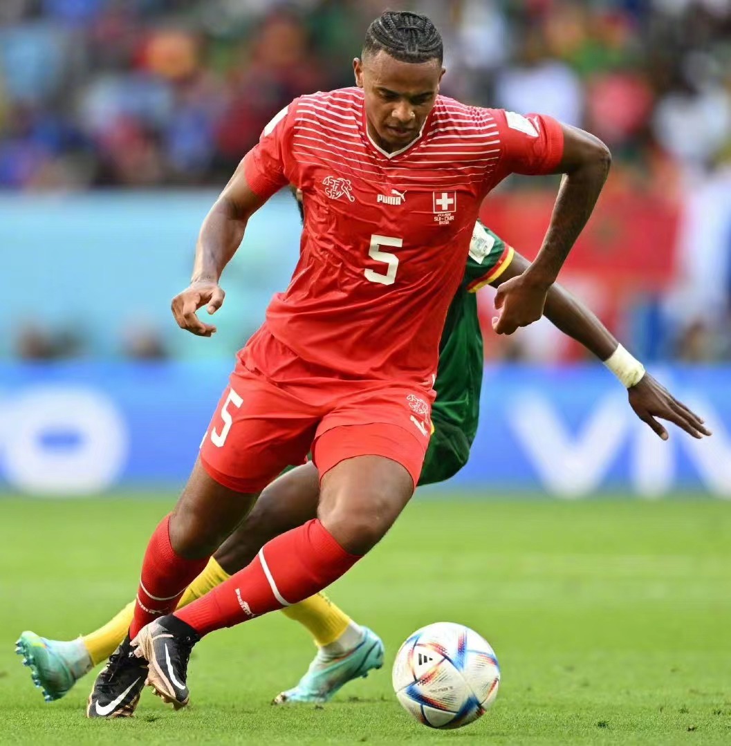 阿曼球员在国际赛场上大放异彩