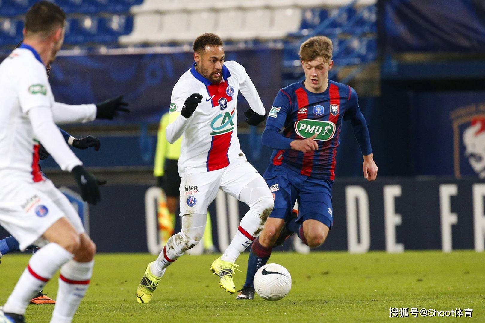 包含葡萄牙队翻盘法国队，许昕状态火热的词条