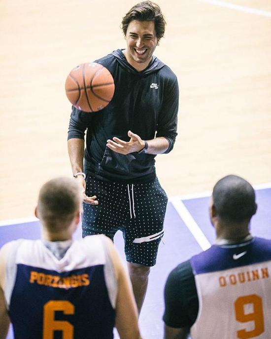 中国队横扫法国队,波尔惊艳四座的简单介绍 中国队横扫法国队,波尔惊艳四座的简单介绍